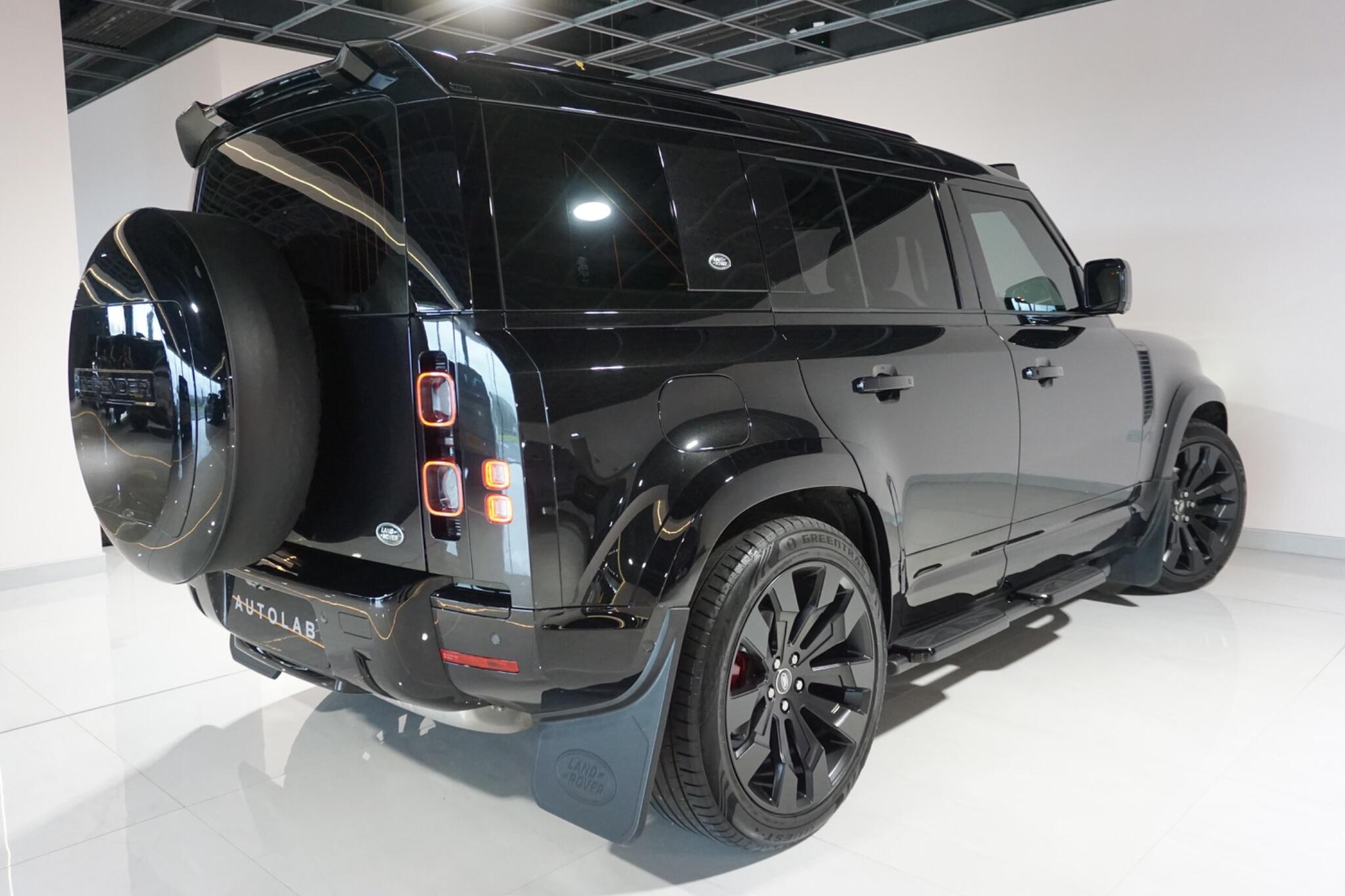 Land Rover Defender 110 3.0 D250 MHEV SE SUV 5dr Diesel Auto 4WD Euro 6 (s/s) (250 ps)